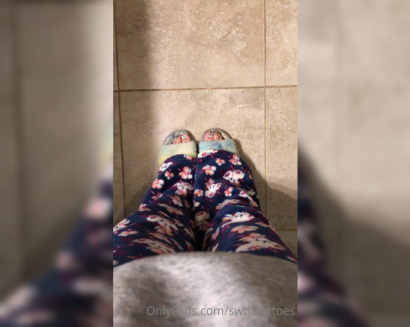 Swtlatintoes aka swtlatintoes - 10-20-2021 OnlyFans Video - Sorry I didnt do a sock reveal yesterday , it was one of those days you