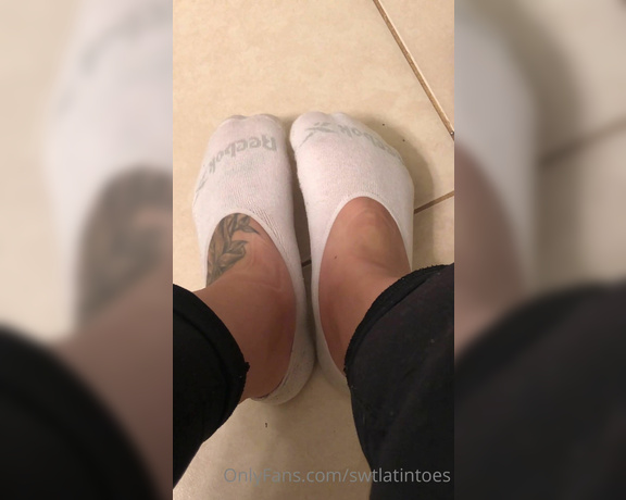 Swtlatintoes aka swtlatintoes - 12-08-2021 OnlyFans Video - Nice and stinky , just how you like them