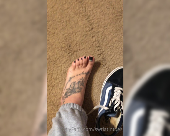 Swtlatintoes aka swtlatintoes - 11-27-2021 OnlyFans Video - Can I rub these on your face