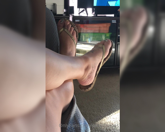 Swtlatintoes aka swtlatintoes - 11-12-2021 OnlyFans Video - Those side wrinkles though  Just a lil sandal action from yesterday