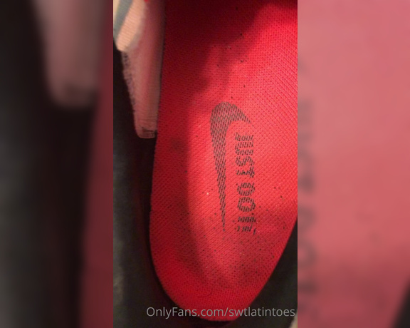 Swtlatintoes aka swtlatintoes - 01-25-2022 OnlyFans Video - Smelling like ammonia_qyxj