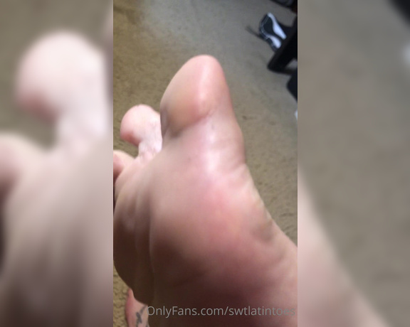 Swtlatintoes aka swtlatintoes - 01-15-2022 OnlyFans Video - Stinky Nikes , no socks Mmmm you know these feet where smelling delicious