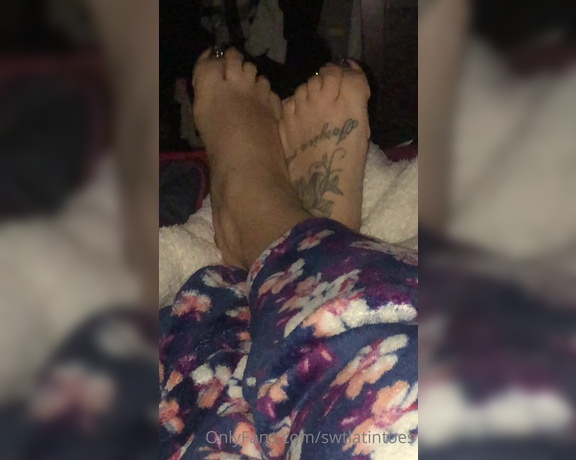 Swtlatintoes aka swtlatintoes - 01-20-2022 OnlyFans Video - Good morning Love my morning foot stretches