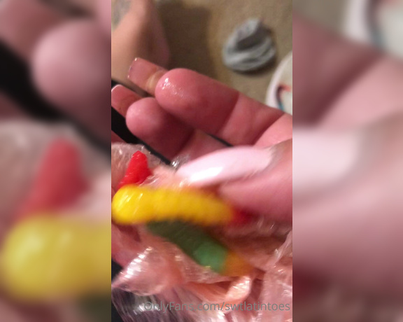 Swtlatintoes aka swtlatintoes - 04-12-2022 OnlyFans Video - Dont these gummies look good