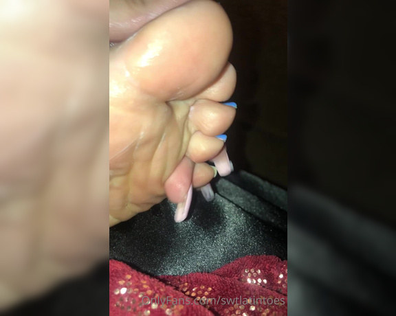 Swtlatintoes aka swtlatintoes - 04-04-2022 OnlyFans Video - Wanna help me dig through my toes