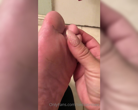 Swtlatintoes aka swtlatintoes - 05-14-2022 OnlyFans Video - Stinky and sweaty as usual