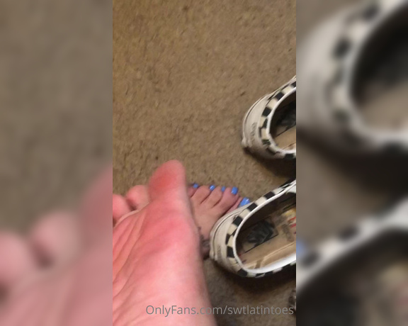 Swtlatintoes aka swtlatintoes - 04-05-2022 OnlyFans Video - Damb these thick calves look sexy , can you rub them for me