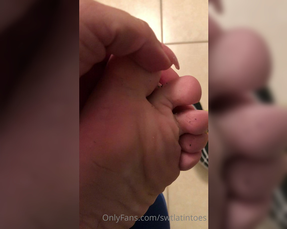 Swtlatintoes aka swtlatintoes - 05-12-2022 OnlyFans Video - These Nikes have not disappointed , still pretty new but def adding some funk_u1b4