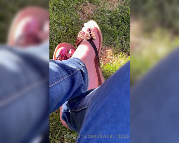 Swtlatintoes aka swtlatintoes - 05-23-2022 OnlyFans Video - I love how sparkly these are_1rkj