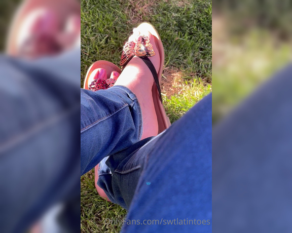 Swtlatintoes aka swtlatintoes - 05-23-2022 OnlyFans Video - I love how sparkly these are_1rkj