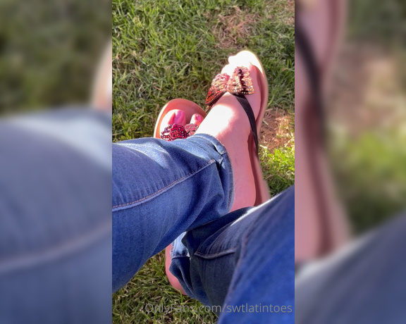 Swtlatintoes aka swtlatintoes - 05-23-2022 OnlyFans Video - I love how sparkly these are_1rkj