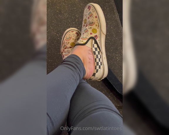 Swtlatintoes aka swtlatintoes - 08-02-2022 OnlyFans Video - Not as impressive as I had hoped but still looking pretty Damb Stinky after full day