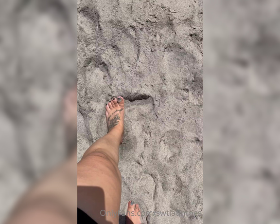 Swtlatintoes aka swtlatintoes - 06-21-2022 OnlyFans Video - I hate the sun but love the beach , its so peaceful_wm6d