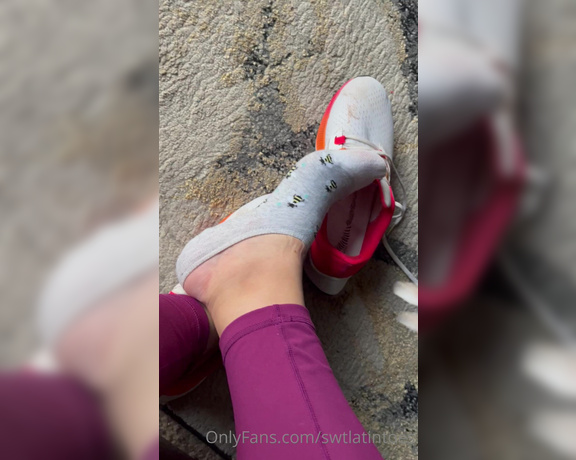 Swtlatintoes aka swtlatintoes - 08-07-2022 OnlyFans Video - Another hot day I kinda miss My white pedi