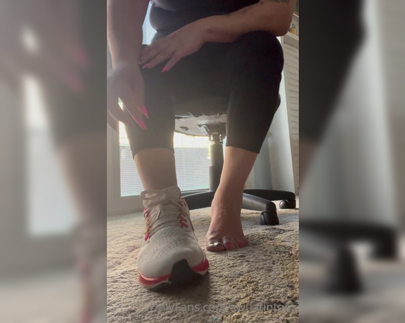 Swtlatintoes aka swtlatintoes - 09-08-2022 OnlyFans Video - It was a no sock kinda day and my feet did not disappoint