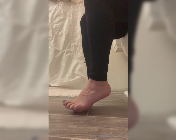 Swtlatintoes aka swtlatintoes - 03-27-2023 OnlyFans Video - I cant help myself Had to go digging through these stinkers and they did not disappoint,_pm64