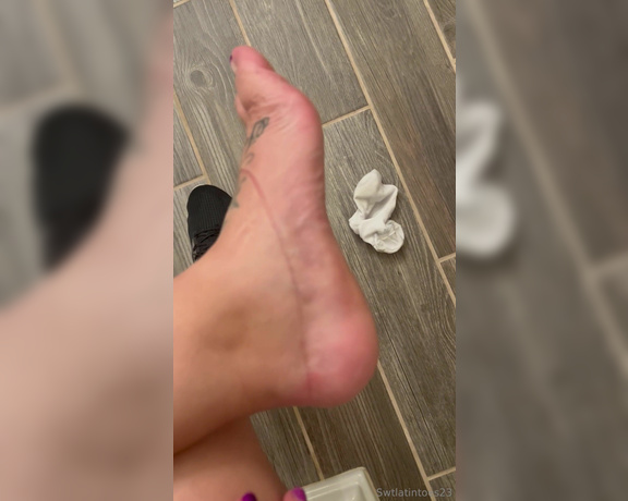 Swtlatintoes aka swtlatintoes - 08-31-2023 OnlyFans Video - The only reason why I like summer , makes the best stinky feet