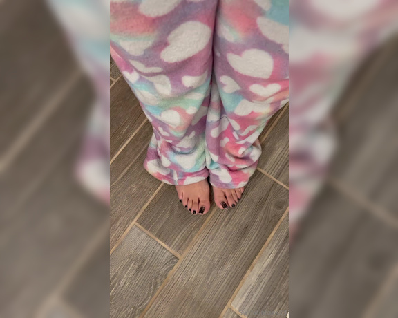 Swtlatintoes aka swtlatintoes - 12-01-2023 OnlyFans Video - Morning wiggles_688t