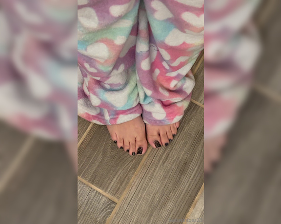 Swtlatintoes aka swtlatintoes - 12-01-2023 OnlyFans Video - Morning wiggles_688t