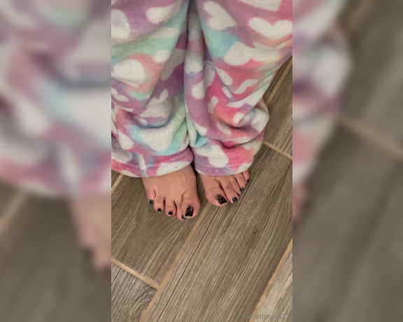 Swtlatintoes aka swtlatintoes - 12-01-2023 OnlyFans Video - Morning wiggles_688t