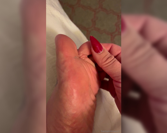 Swtlatintoes aka swtlatintoes - 12-30-2023 OnlyFans Video - Just a tad stinky