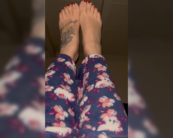 Swtlatintoes aka swtlatintoes - 01-12-2024 OnlyFans Video - Happy Friyayyyy