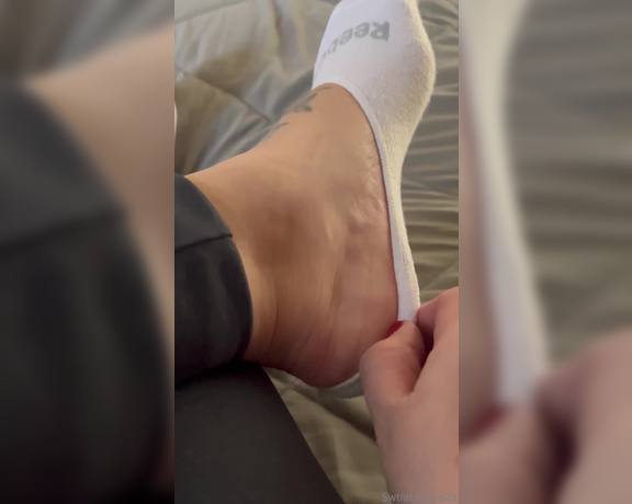 Swtlatintoes aka swtlatintoes - 01-16-2024 OnlyFans Video - Happy Tuesday