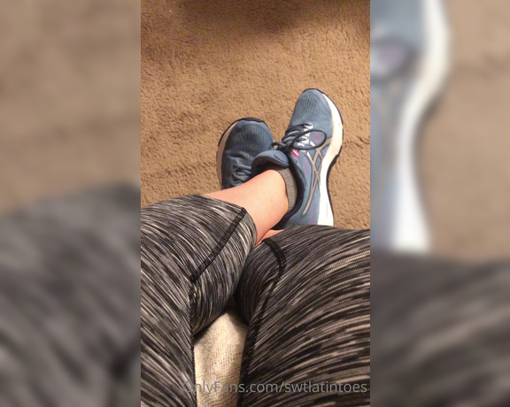 Swtlatintoes aka swtlatintoes - 07-27-2020 OnlyFans Video - Who likes my stinky feet