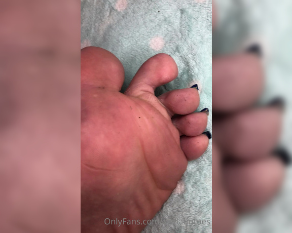 Swtlatintoes aka swtlatintoes - 09-27-2020 OnlyFans Video - Sandals smell like chips , so you know these feet smell yummy