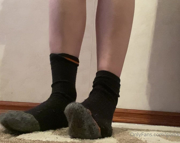 Goddess Indica Wynter aka goddessindicawynter - 06-10-2021 OnlyFans Video - Worship my feet and gag on my sweaty socks