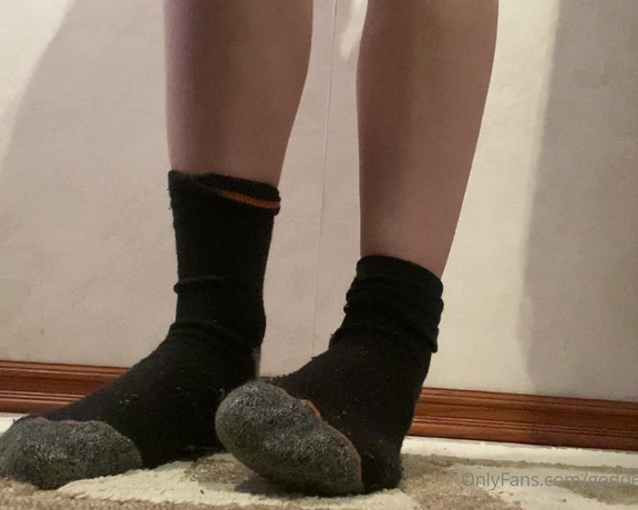 Goddess Indica Wynter aka goddessindicawynter - 06-10-2021 OnlyFans Video - Worship my feet and gag on my sweaty socks