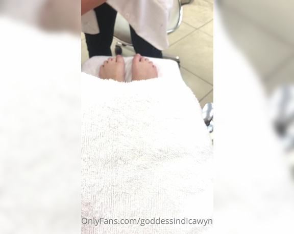 Goddess Indica Wynter aka goddessindicawynter - 06-06-2022 OnlyFans Video - One of my kinks you may not have guessed is Pulling my toes feels so bomb