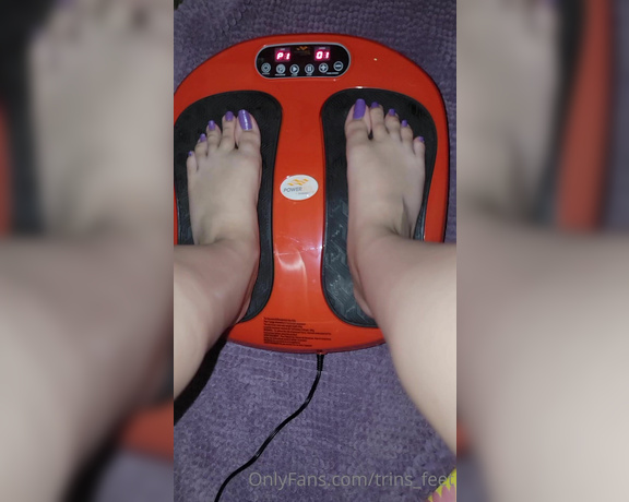 Mistress Trina aka trins_feet - 07-28-2021 OnlyFans Video - Finally tried this machine and I didnt know it had a massager built into it