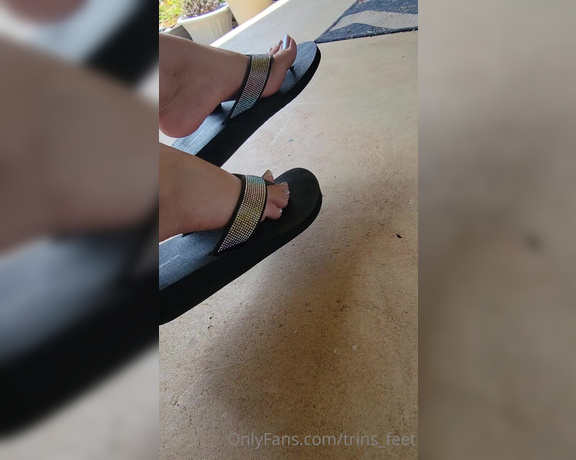 Mistress Trina aka trins_feet - 08-18-2022 OnlyFans Video - Some natural nails plus flip flops Im spoiling you_il1j