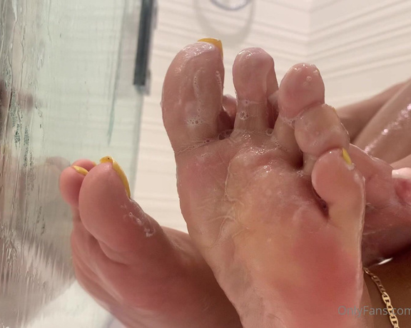 Ms Pretty Feet aka msprettyfeet_ - 12-27-2020 OnlyFans Video - Soapy shower feet  would you let me give you an fj with soap in the