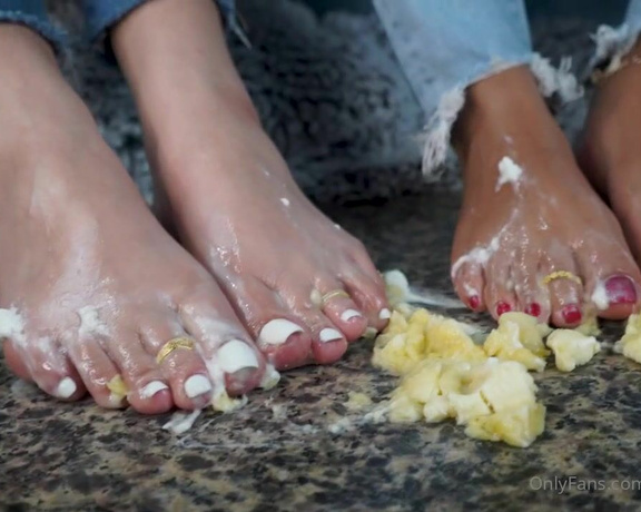 Ms Pretty Feet aka msprettyfeet_ - 01-03-2021 OnlyFans Video - yourfeetsweetie amp I crushed tf out of those bananas hahah