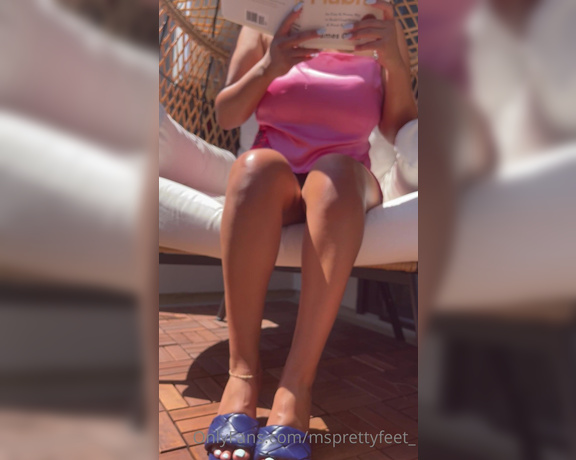 Ms Pretty Feet aka msprettyfeet_ - 04-15-2022 OnlyFans Video - Dangling my pretty heels while i ignore ya