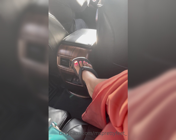 Ms Pretty Feet aka msprettyfeet_ - 07-30-2022 OnlyFans Video - Playing with my flip flops in my Uber