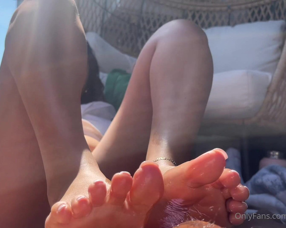 Ms Pretty Feet aka msprettyfeet_ - 03-28-2023 OnlyFans Video - Stroking his bbc on this nice sunny day with my new matching manipedi