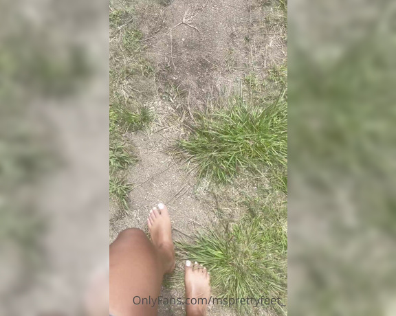 Ms Pretty Feet aka msprettyfeet_ - 05-18-2023 OnlyFans Video - Barefoot through the jungle