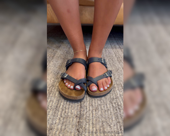 Ms Pretty Feet aka msprettyfeet_ - 10-22-2023 OnlyFans Video - Showing off my sexy Birkenstocks for you