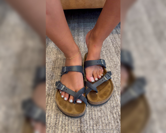 Ms Pretty Feet aka msprettyfeet_ - 10-22-2023 OnlyFans Video - Showing off my sexy Birkenstocks for you