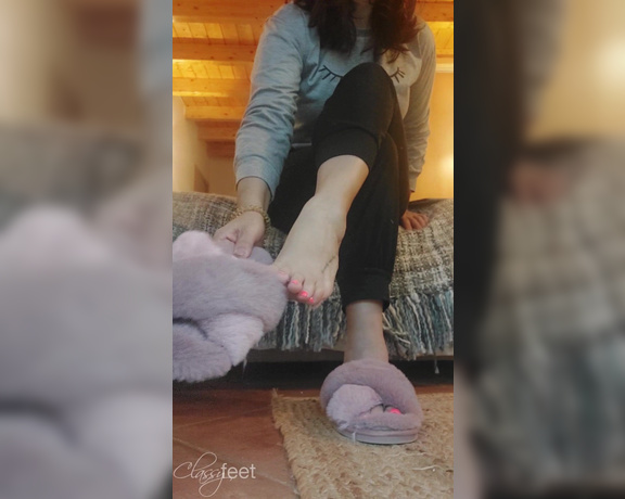 ClassyFeet Sofia aka classyfeet - 12-20-2022 OnlyFans Video - As requested, will start posting my almost daily tease clips for hubby