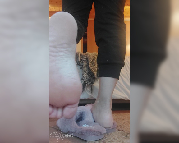 ClassyFeet Sofia aka classyfeet - 12-20-2022 OnlyFans Video - As requested, will start posting my almost daily tease clips for hubby