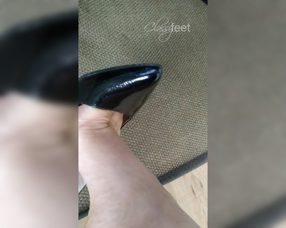 ClassyFeet Sofia aka classyfeet - 06-18-2019 OnlyFans Video - shoeplay at the office, Im going to try and make this a daily event