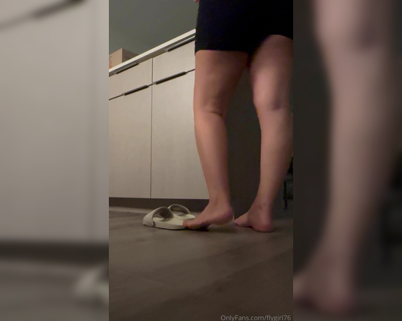 Fly Girl aka flygirl76 - 01-20-2024 OnlyFans Video - Bent over on the kitchen island  such a good hammy stretch