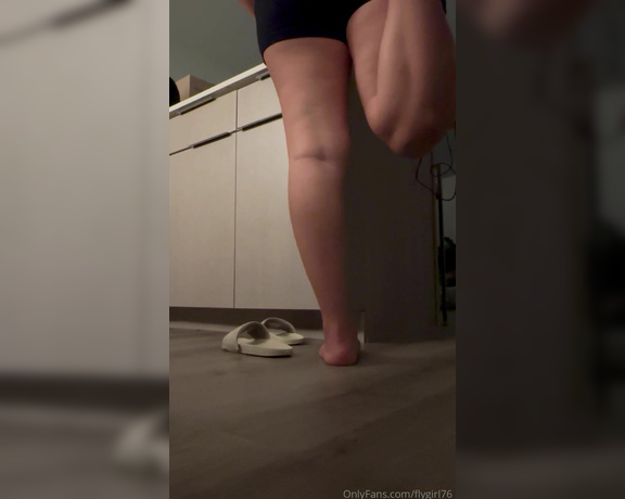 Fly Girl aka flygirl76 - 01-20-2024 OnlyFans Video - Bent over on the kitchen island  such a good hammy stretch