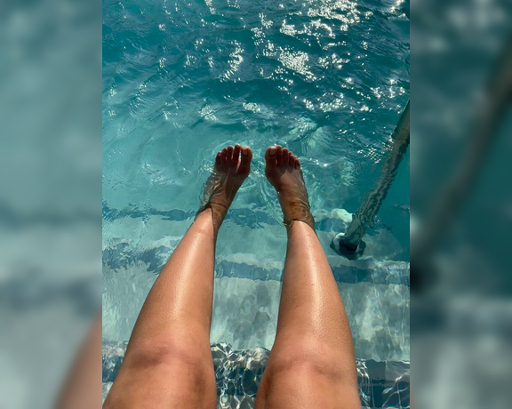 Fly Girl aka flygirl76 - 05-21-2023 OnlyFans Video - French in the pool_3x2b