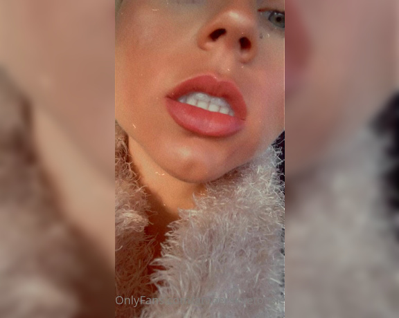 Atoesies aka atoesies - 11-17-2020 OnlyFans Video - Who has a mouth fetish I got some questions about my mouth lol