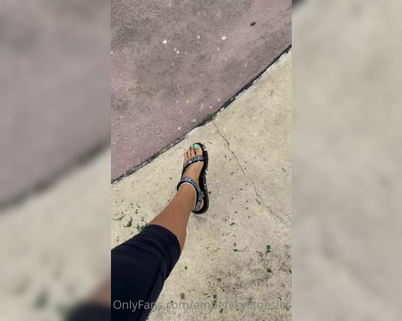 Atoesies aka atoesies - 08-23-2023 OnlyFans Video - Grassy feet